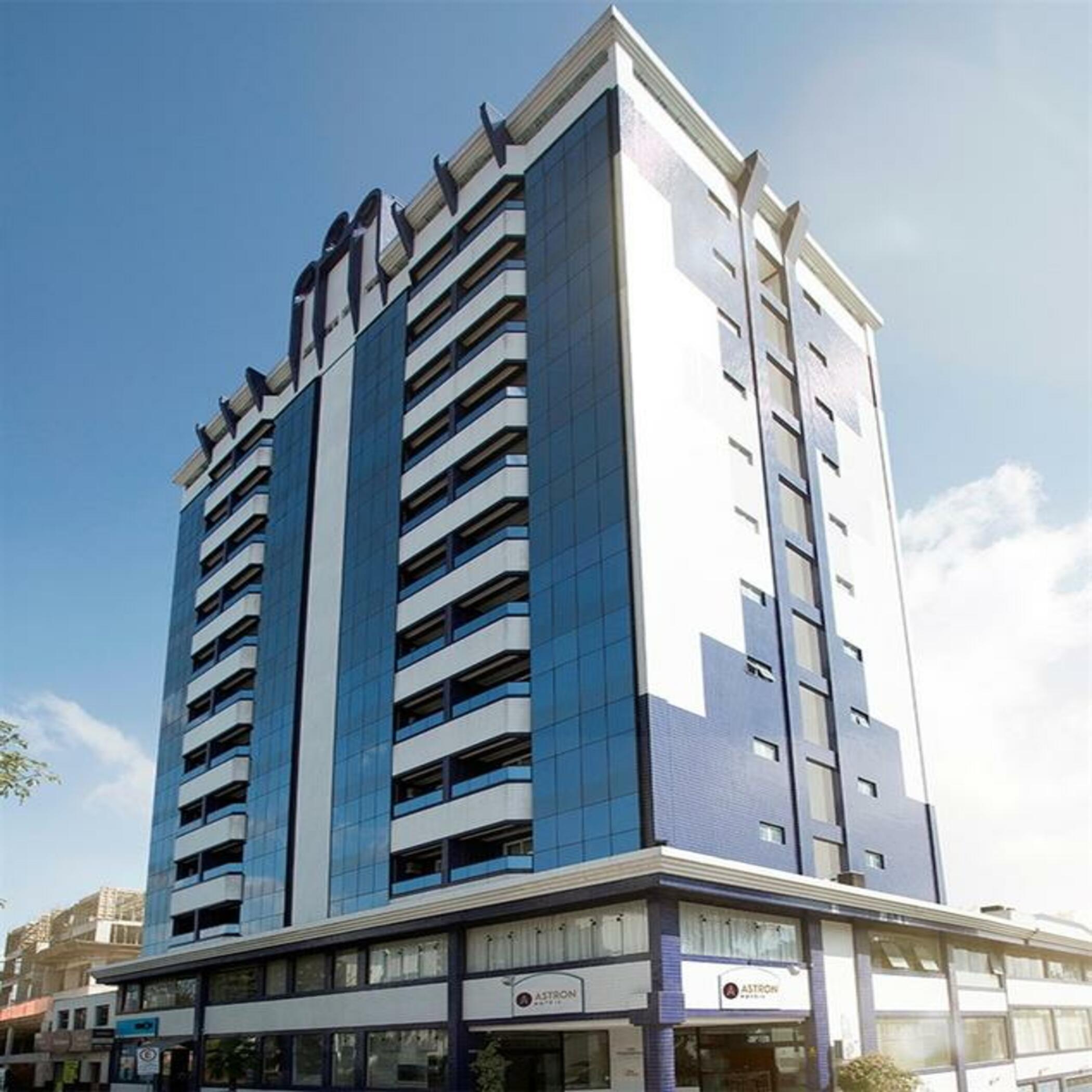 Astron Suites Sao Jose Dos Pinhais By Nobile Exterior foto