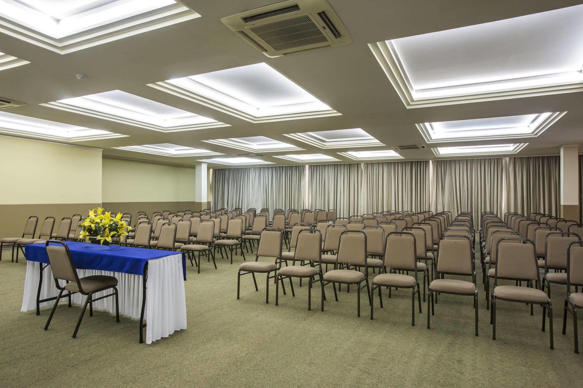 Astron Suites Sao Jose Dos Pinhais By Nobile Exterior foto