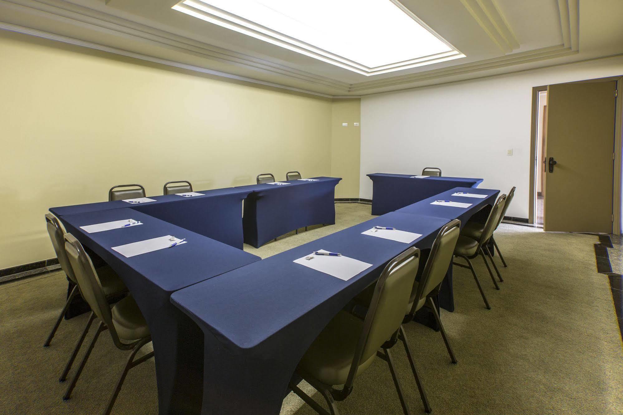 Astron Suites Sao Jose Dos Pinhais By Nobile Exterior foto